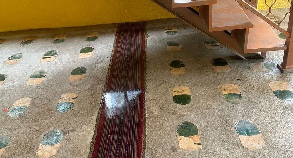 For rent 5 bedrooms retail Space in Mueang Chiang Mai, Chiang Mai