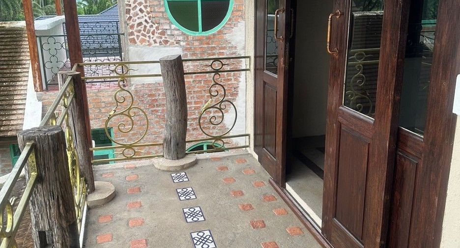For rent 5 bedrooms retail Space in Mueang Chiang Mai, Chiang Mai