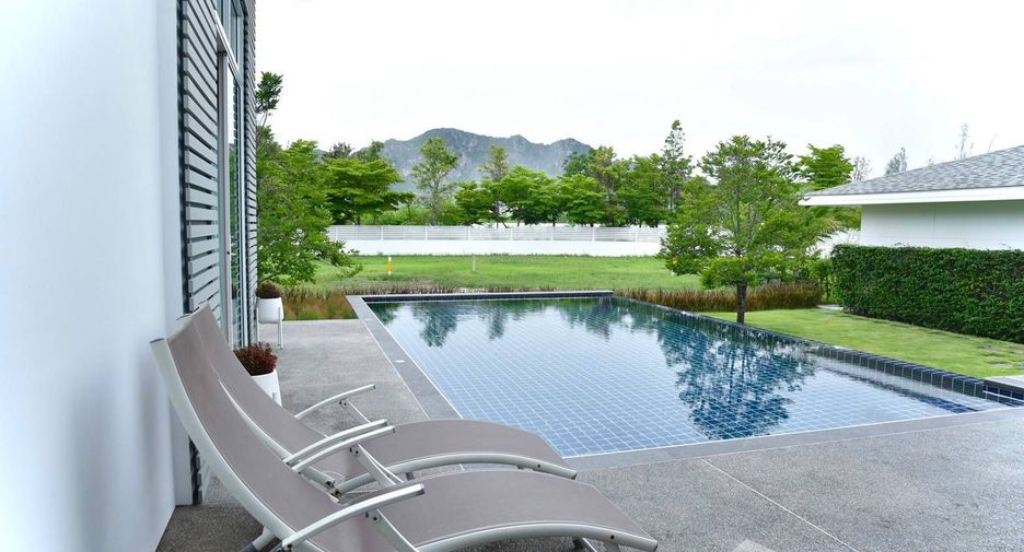 出售 3 卧室 别墅 在 Cha-Am, Phetchaburi