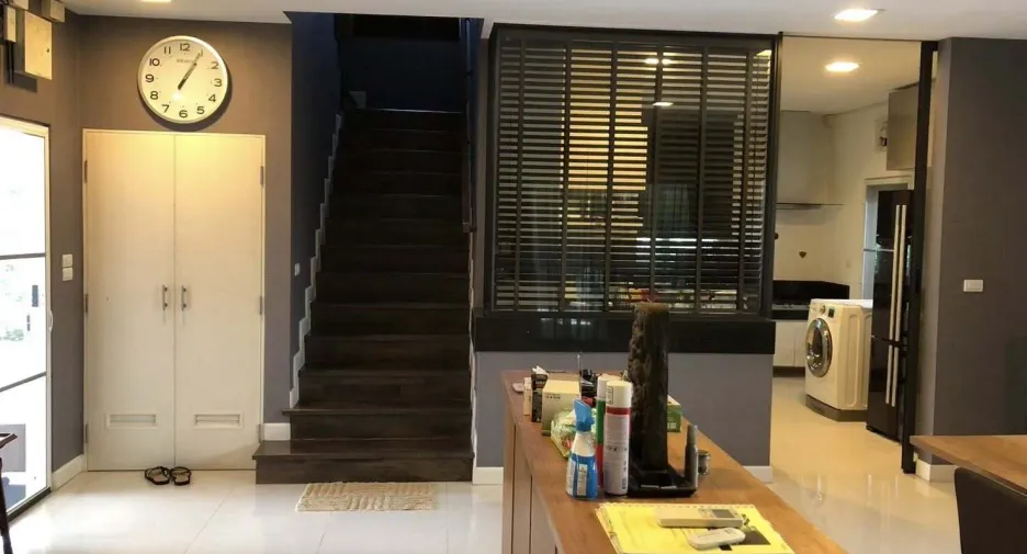 For sale 5 bedrooms house in Mueang Chiang Mai, Chiang Mai