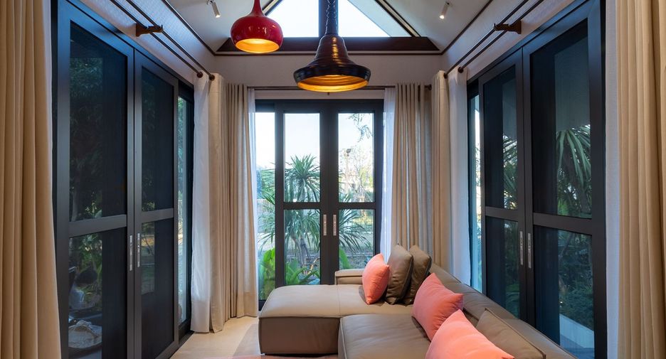 For sale and for rent 4 bedrooms villa in Saraphi, Chiang Mai