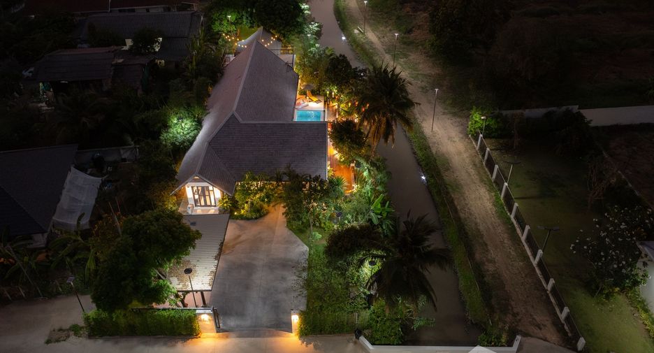 For sale and for rent 4 bedrooms villa in Saraphi, Chiang Mai