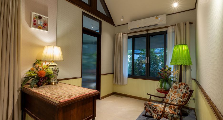 For sale and for rent 4 bedrooms villa in Saraphi, Chiang Mai