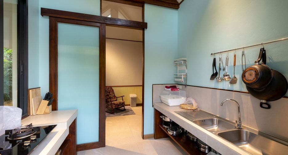 For sale and for rent 4 bedrooms villa in Saraphi, Chiang Mai