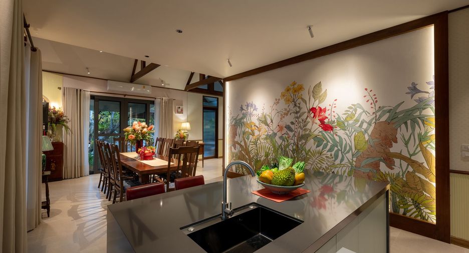 For sale and for rent 4 bedrooms villa in Saraphi, Chiang Mai