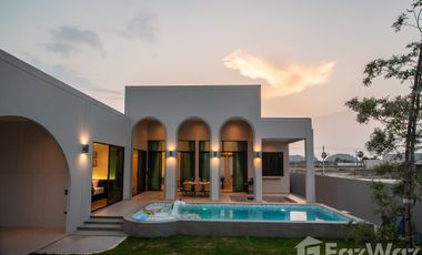 For sale 3 bedrooms villa in Cha Am, Phetchaburi