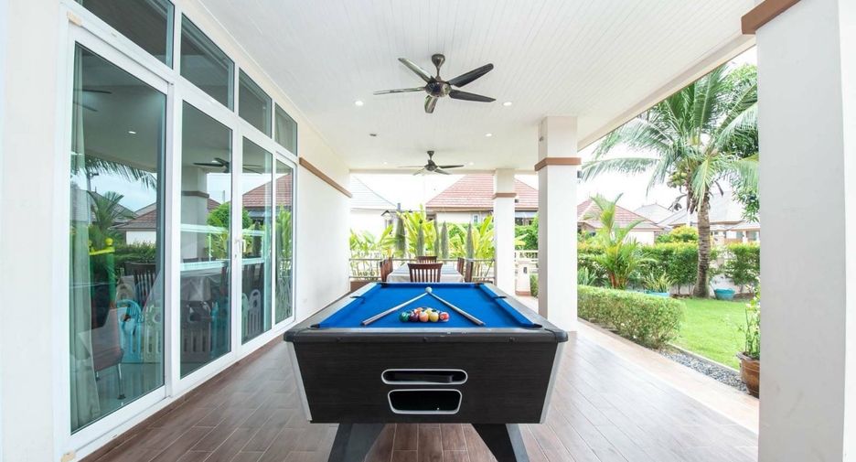 For sale そして for rent 4 ベッドルーム villa in Sattahip, Chonburi