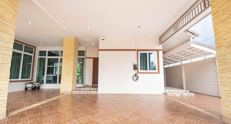 For sale そして for rent 4 ベッドルーム villa in Sattahip, Chonburi