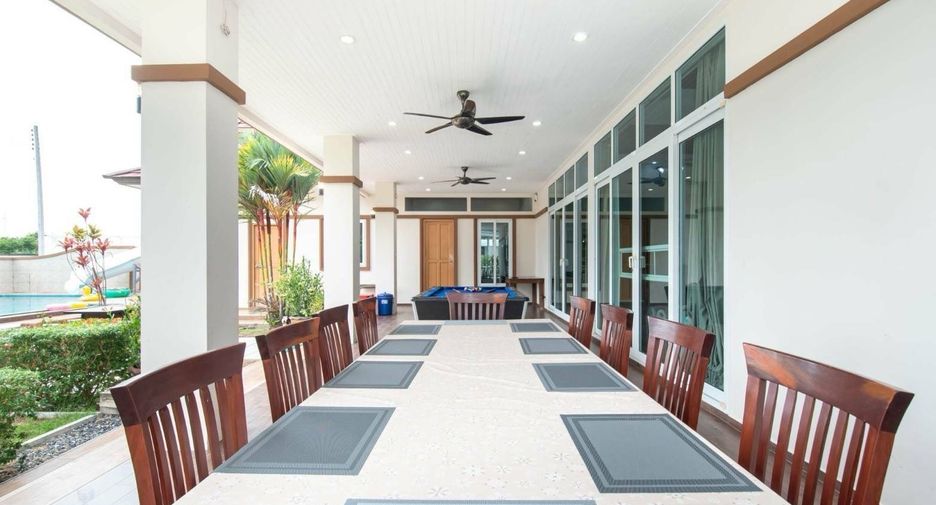 For sale そして for rent 4 ベッドルーム villa in Sattahip, Chonburi