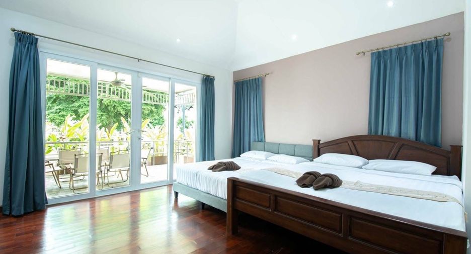 For sale そして for rent 4 ベッドルーム villa in Sattahip, Chonburi