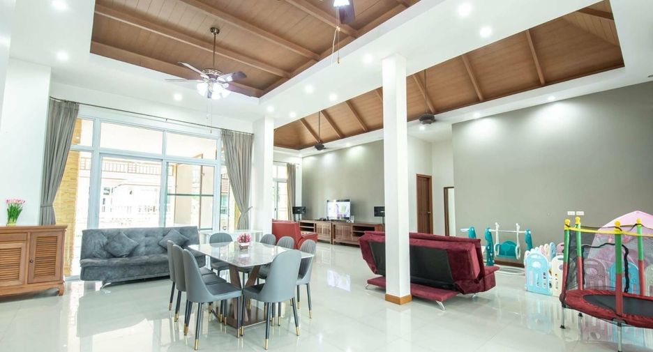 For sale そして for rent 4 ベッドルーム villa in Sattahip, Chonburi