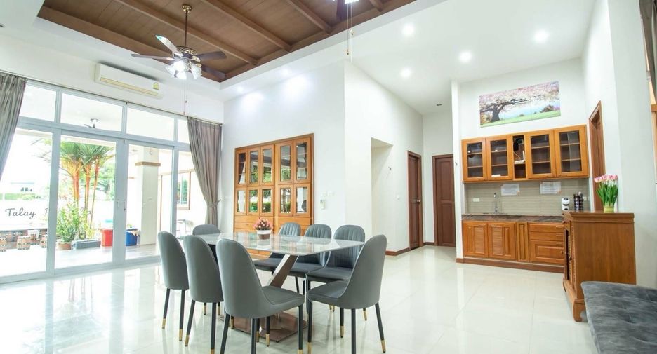 For sale そして for rent 4 ベッドルーム villa in Sattahip, Chonburi