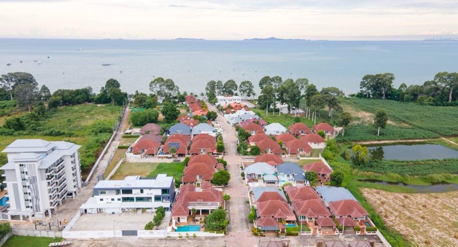 For sale そして for rent 4 ベッドルーム villa in Sattahip, Chonburi