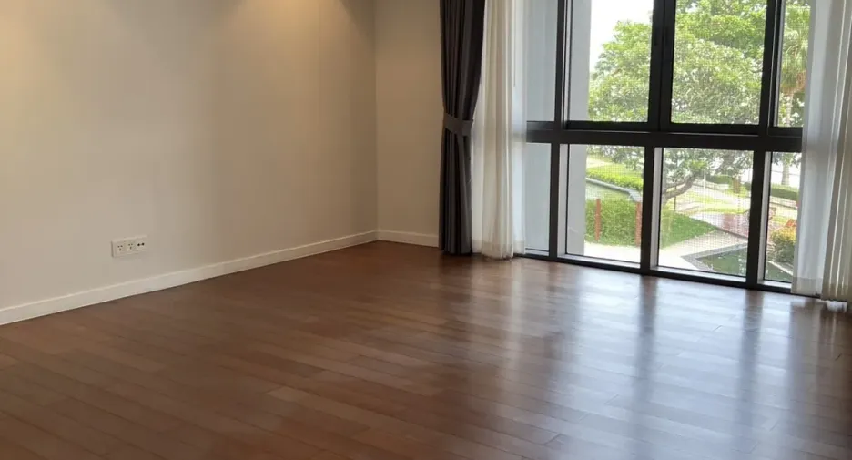 For sale 4 bedrooms condo in Yan Nawa, Bangkok