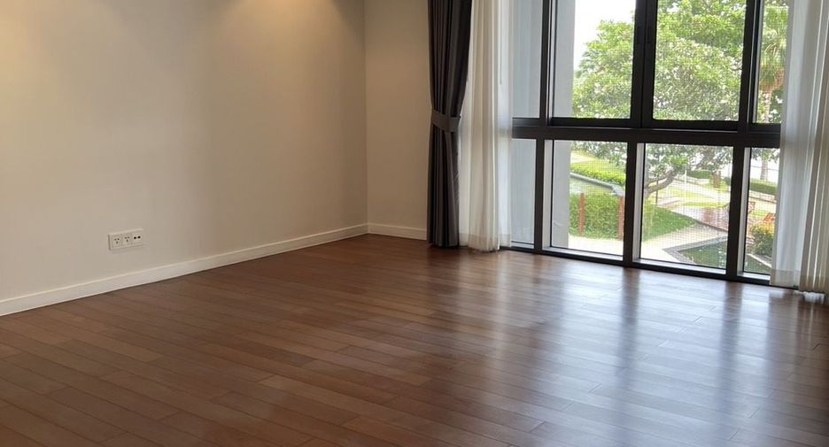 For sale 4 bedrooms condo in Yan Nawa, Bangkok