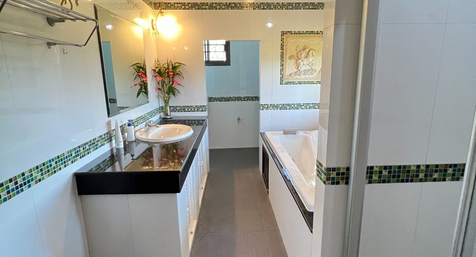 For sale and for rent 5 bedrooms house in Mae Rim, Chiang Mai