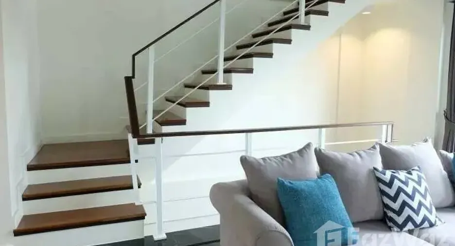 Casa adosada en venta de 3 habitaciones en Yan Nawa, Bangkok