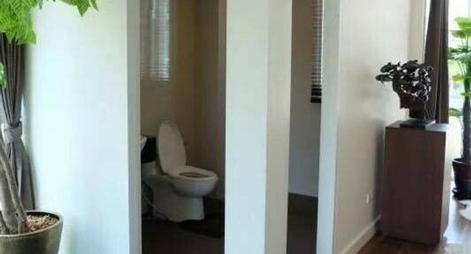 For sale 3 bedrooms townhouse in Yan Nawa, Bangkok