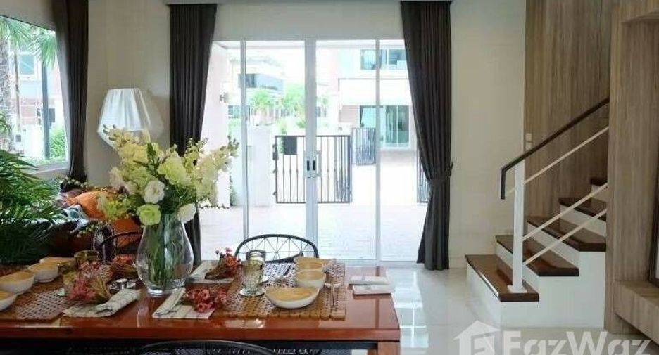 For sale 3 bedrooms townhouse in Yan Nawa, Bangkok