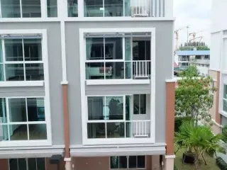 For sale 3 bedrooms townhouse in Yan Nawa, Bangkok