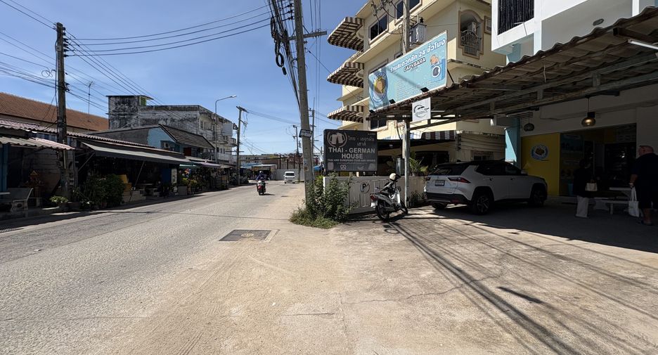 For sale 6 bedrooms townhouse in Bang Lamung, Chonburi