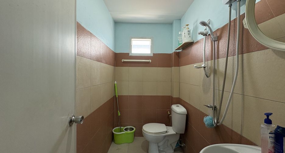 For sale 6 bedrooms townhouse in Bang Lamung, Chonburi