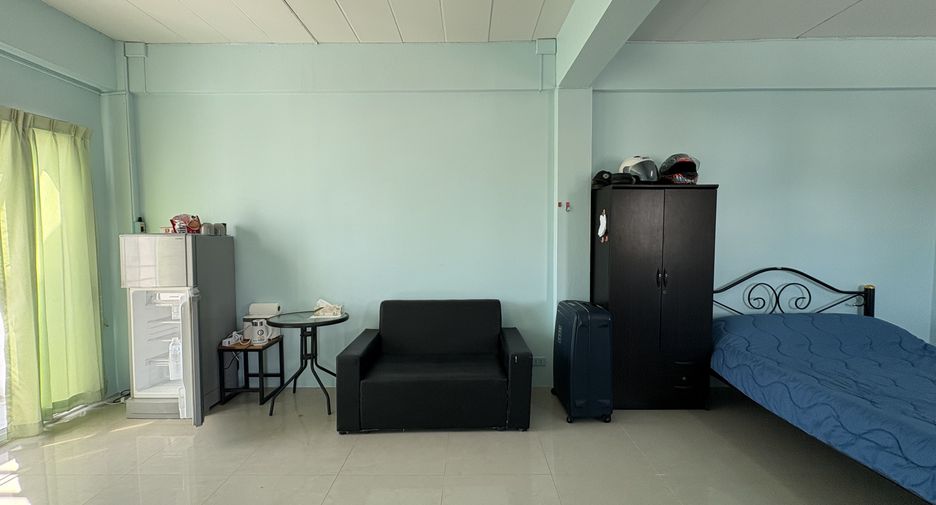 For sale 6 bedrooms townhouse in Bang Lamung, Chonburi