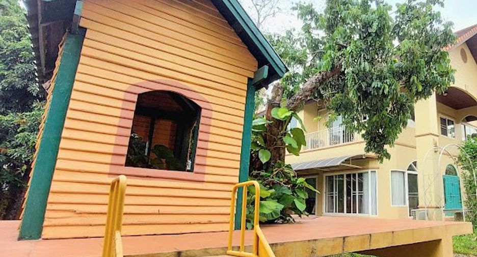 For rent 4 bedrooms house in Mueang Chiang Mai, Chiang Mai