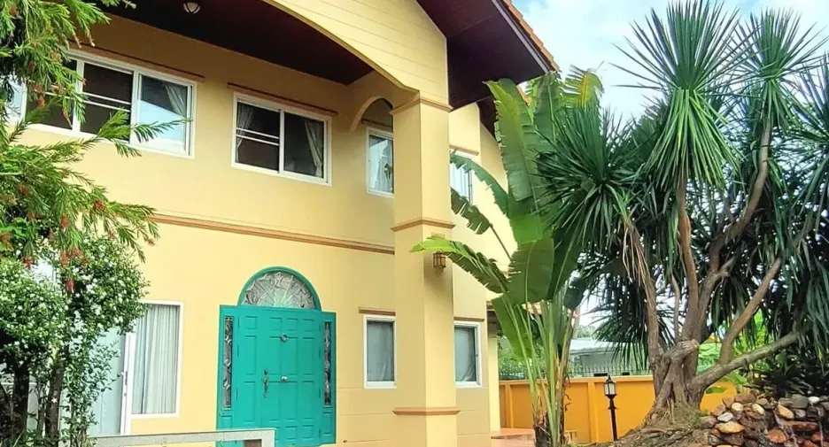 For rent 4 bedrooms house in Mueang Chiang Mai, Chiang Mai