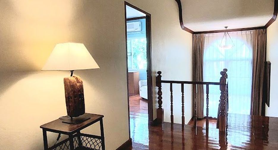 For rent 4 bedrooms house in Mueang Chiang Mai, Chiang Mai