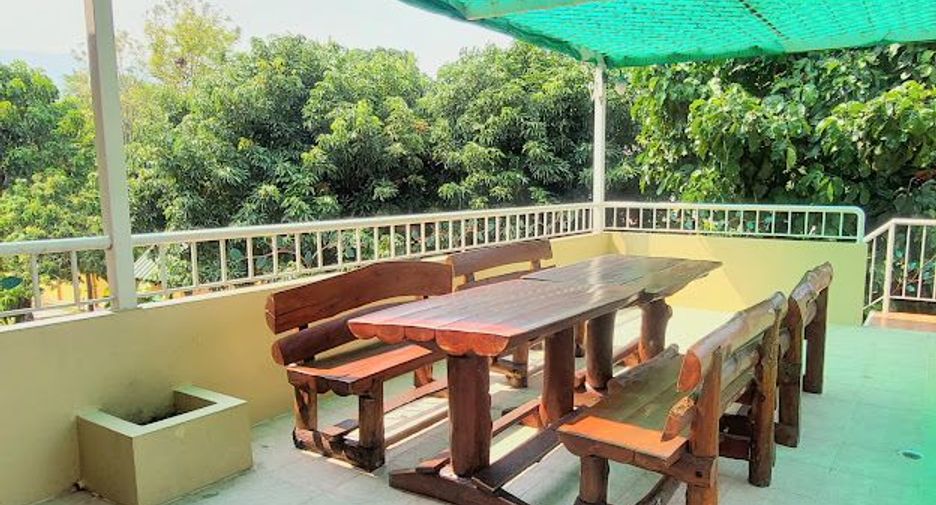 For rent 4 bedrooms house in Mueang Chiang Mai, Chiang Mai