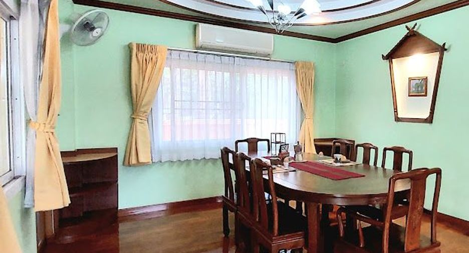 For rent 4 bedrooms house in Mueang Chiang Mai, Chiang Mai