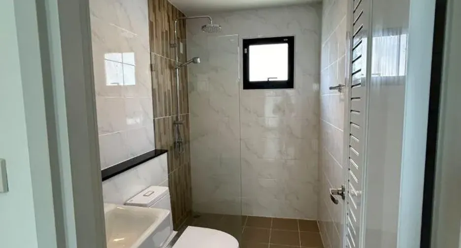 Haus zum Kauf mit 3 Zimmer in Ban Chang, Rayong