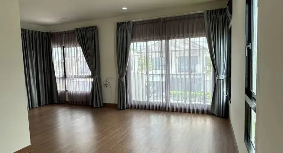 Haus zum Kauf mit 3 Zimmer in Ban Chang, Rayong