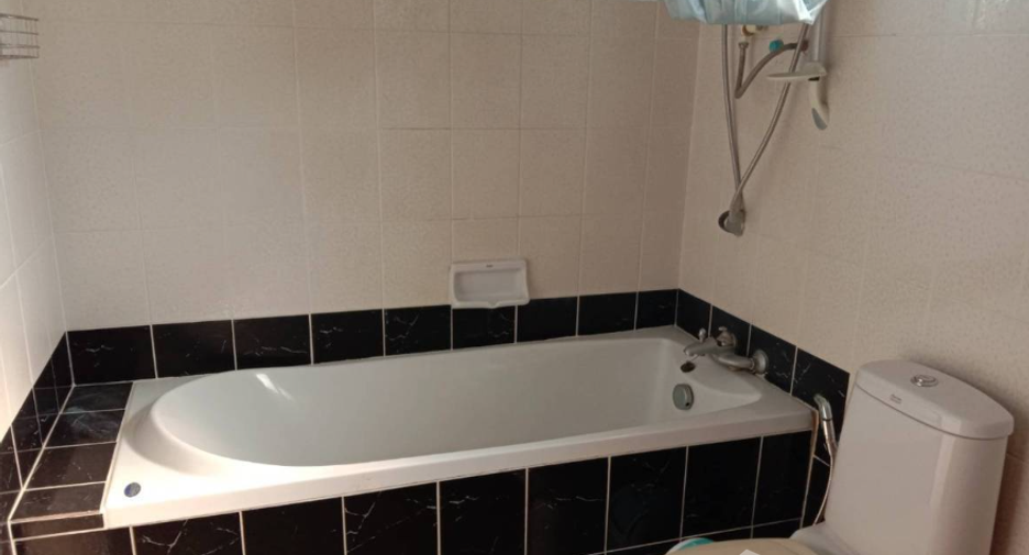 For rent 3 bedrooms house in Mueang Chiang Mai, Chiang Mai