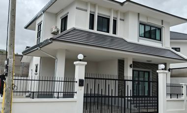 Casa en alquiler de 4 habitaciones en Saraphi, Chiang Mai