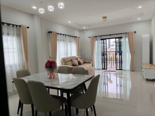 For rent 4 bedrooms house in Saraphi, Chiang Mai