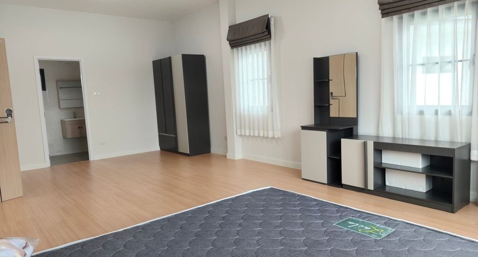 Casa en alquiler de 4 habitaciones en Saraphi, Chiang Mai