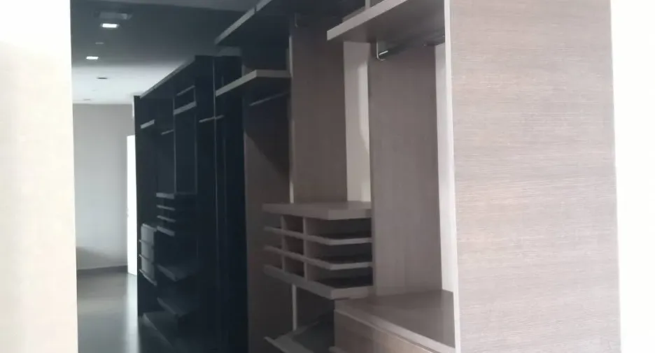 For sale and for rent 3 bedrooms condo in Khlong San, Bangkok