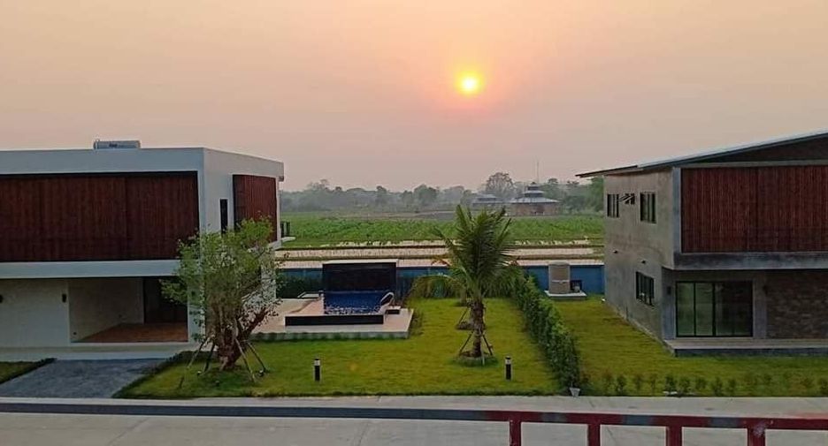 For sale 11 bedrooms villa in Mae On, Chiang Mai