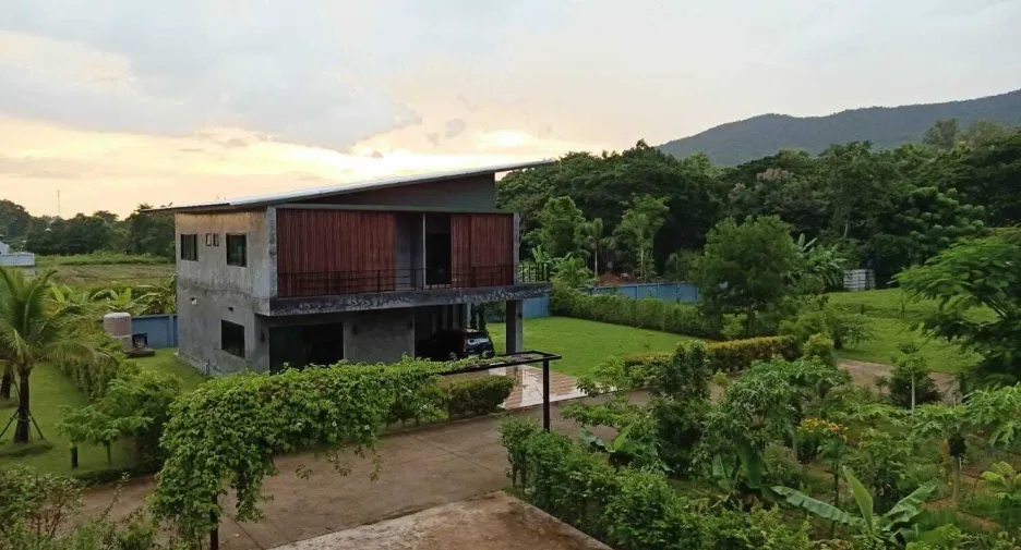 For sale 11 bedrooms villa in Mae On, Chiang Mai