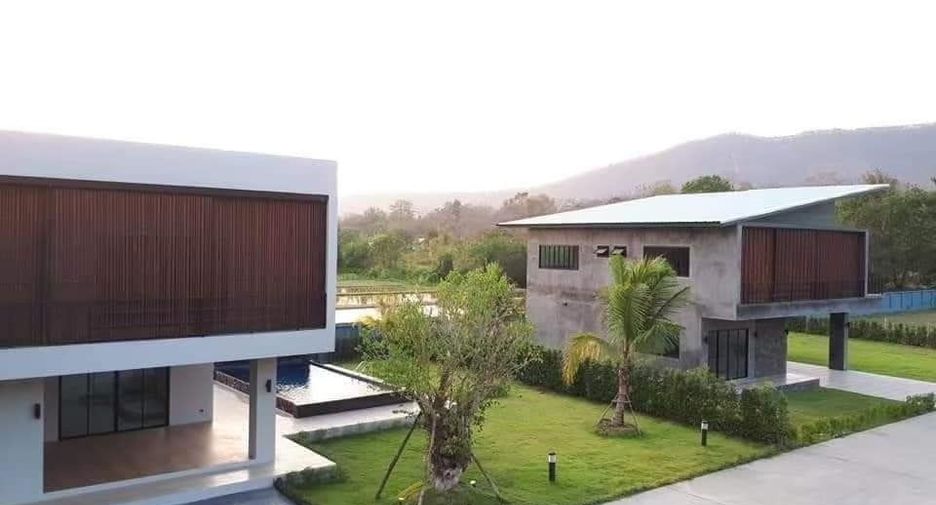 For sale 11 bedrooms villa in Mae On, Chiang Mai