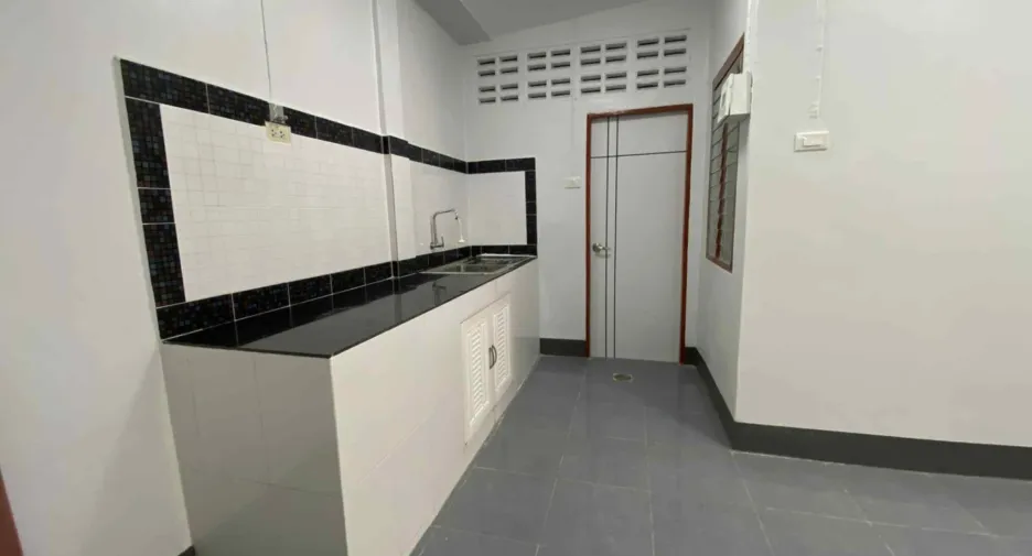 For sale 3 bedrooms townhouse in Mueang Rayong, Rayong