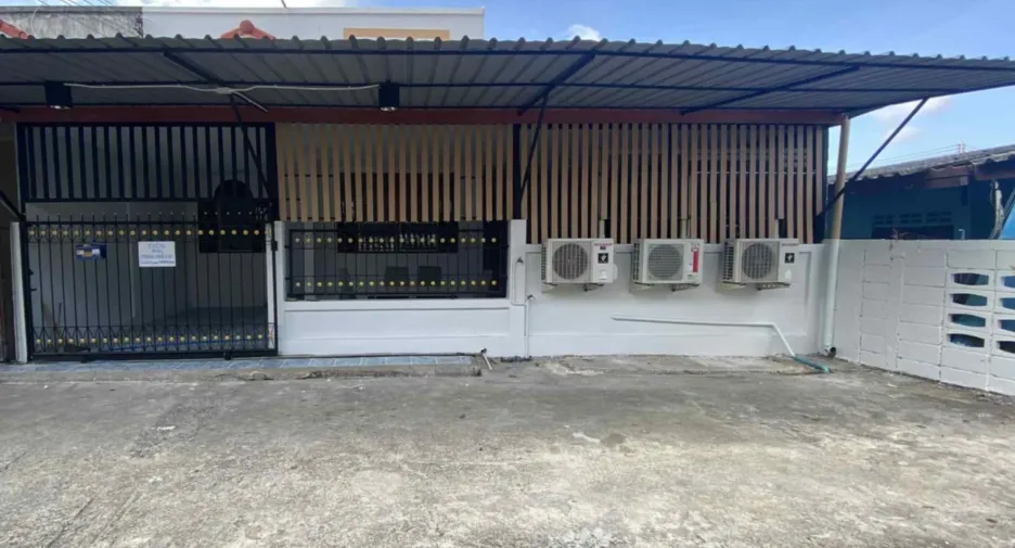 For sale 3 bedrooms townhouse in Mueang Rayong, Rayong