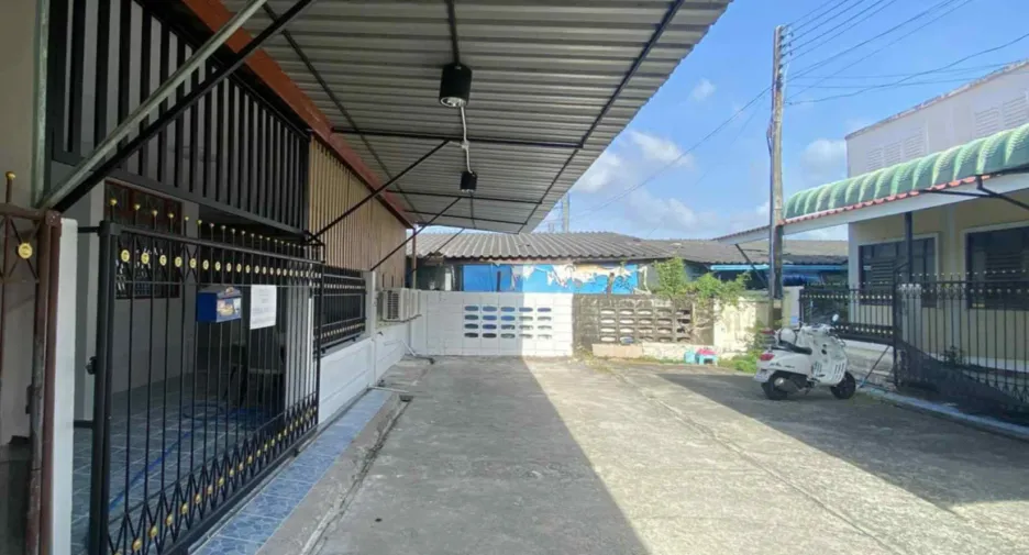 For sale 3 bedrooms townhouse in Mueang Rayong, Rayong