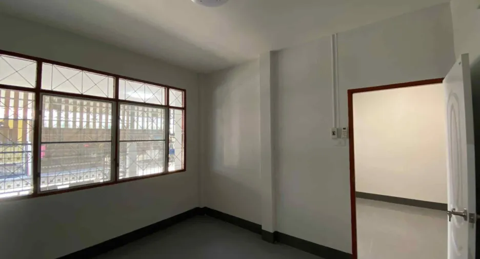 For sale 3 bedrooms townhouse in Mueang Rayong, Rayong