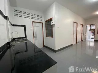 Casa adosada en venta de 3 habitaciones en Mueang Rayong, Rayong