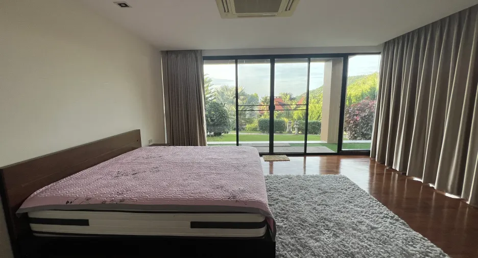 À vendre et à louer 4 chambres villa à Pran Buri, Prachuap Khiri Khan