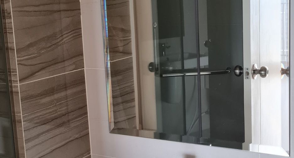 For sale 2 bedrooms condo in Mueang Samut Prakan, Samut Prakan