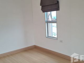 For sale 2 bedrooms condo in Mueang Samut Prakan, Samut Prakan